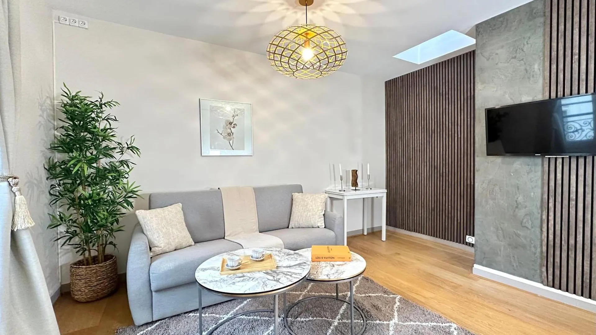 Spacious Flat Near Porte De Versailles Paris Apartment