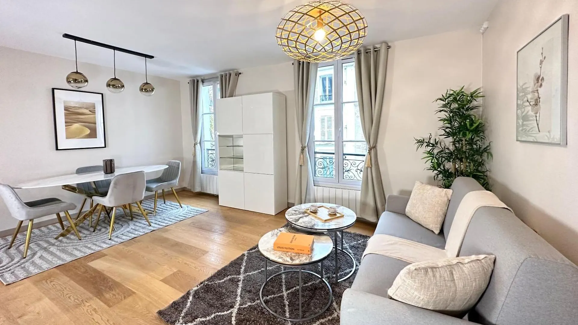 Spacious Flat Near Porte De Versailles Paris 0*,  France