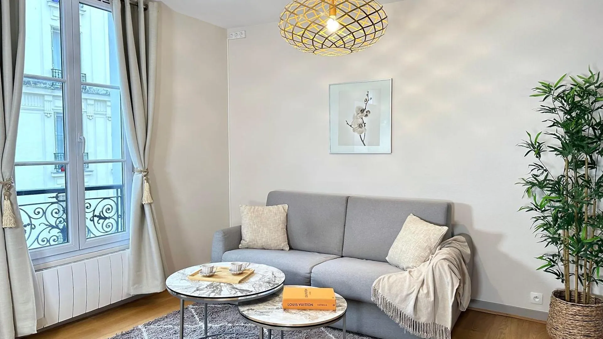 Spacious Flat Near Porte De Versailles Paris France